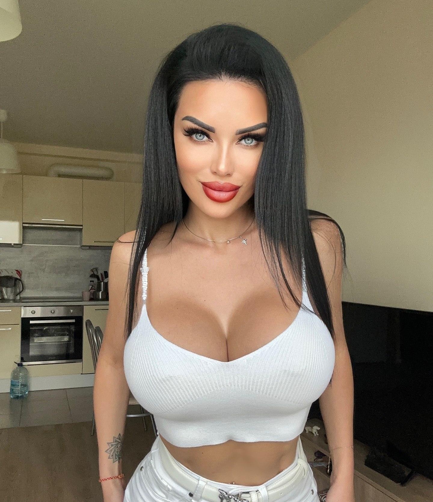 Оксана привлекальеная девушка из Инза цена от 6000 руб