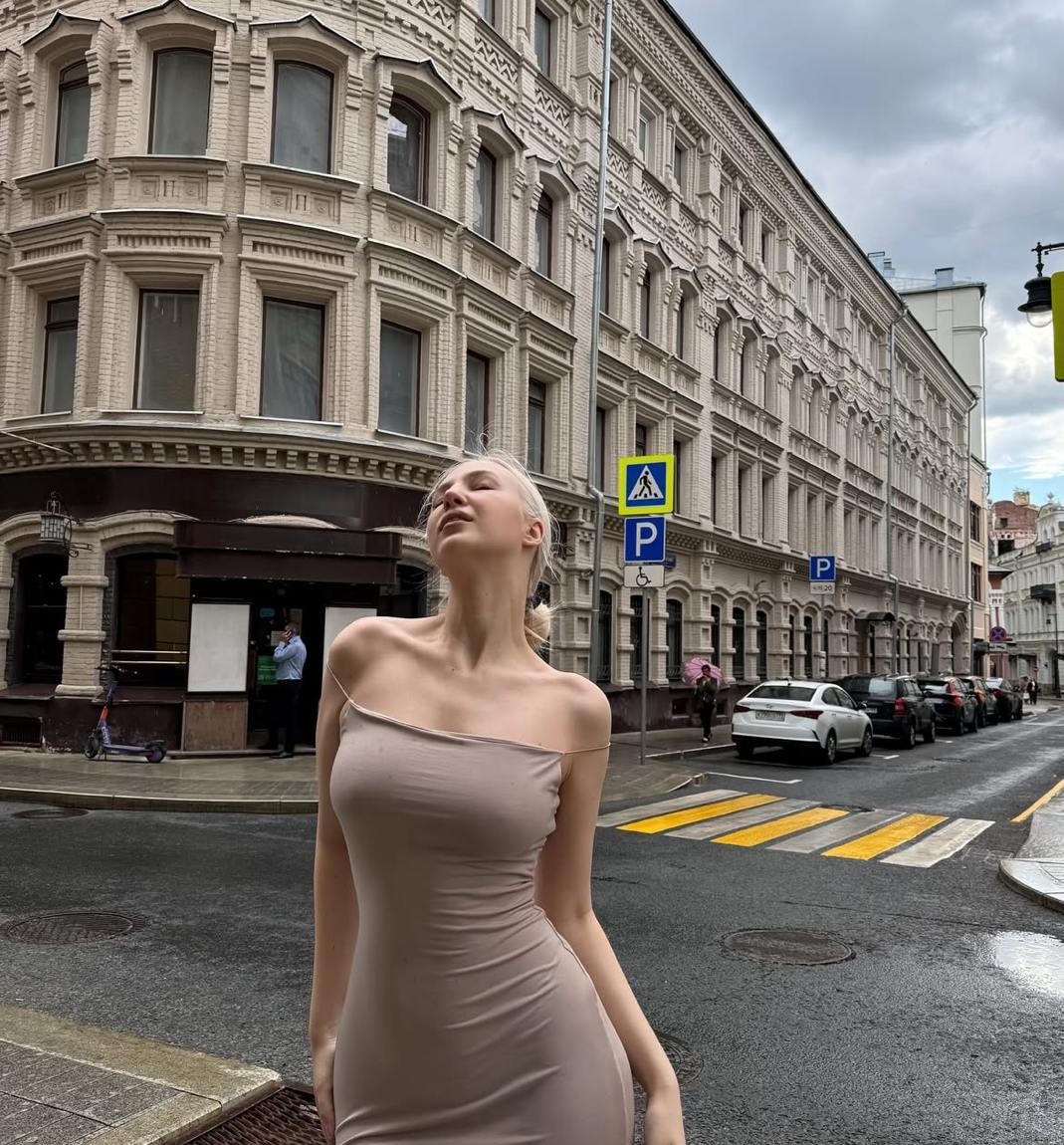 Алёнка привлекальеная девушка из Инза цена от 5000 руб