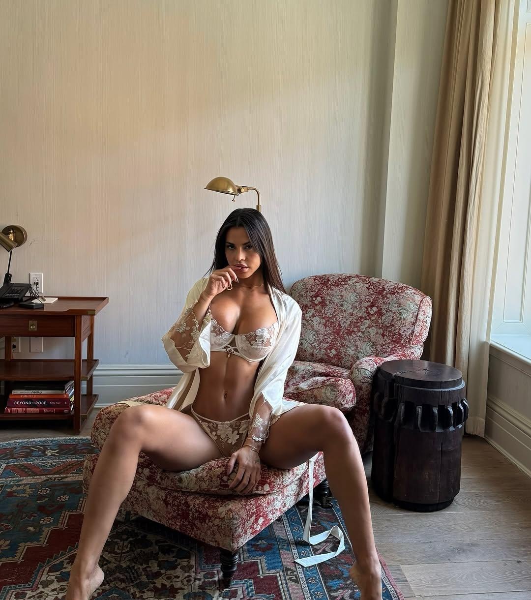 Тоня привлекальеная девушка из Инза цена от 8000 руб