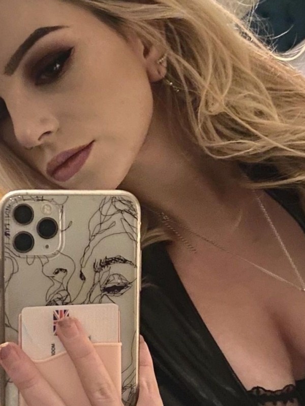 Оксана привлекательная девушка из Инза цена от 3000 руб